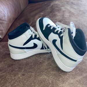 Nike Jordans Black and pearl White High-Top Sneakers